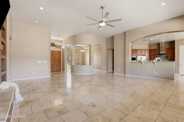 13924 N Dog Leg Lane, Marana, AZ 85658