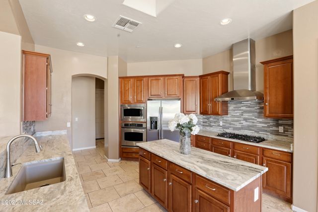 13924 N Dog Leg Lane, Marana, AZ 85658