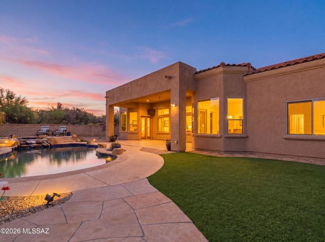 13924 N Dog Leg Lane, Marana, AZ 85658