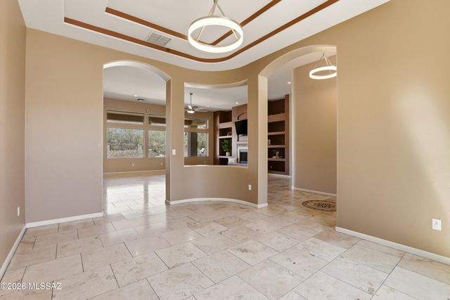 13924 N Dog Leg Lane, Marana, AZ 85658