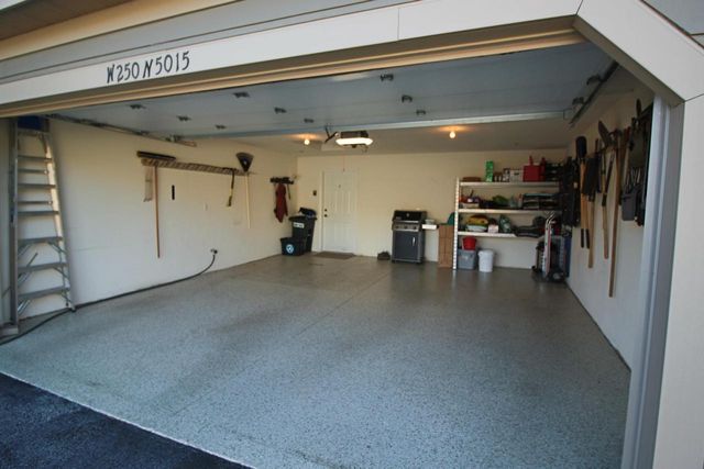 W250N5015 William DRIVE, Pewaukee, WI 53072