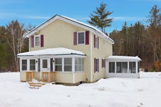 372 Owl Street, Campton, NH 03223