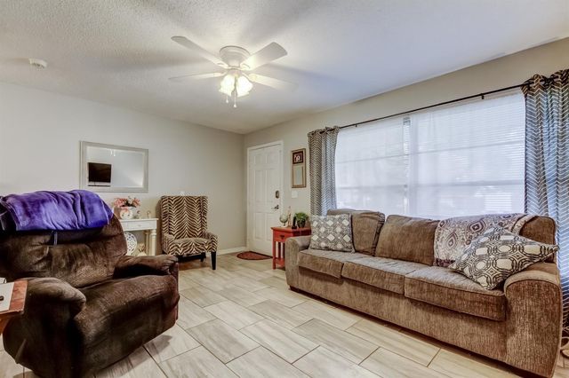 39748 MEADOWOOD LOOP, Zephyrhills, FL 33542