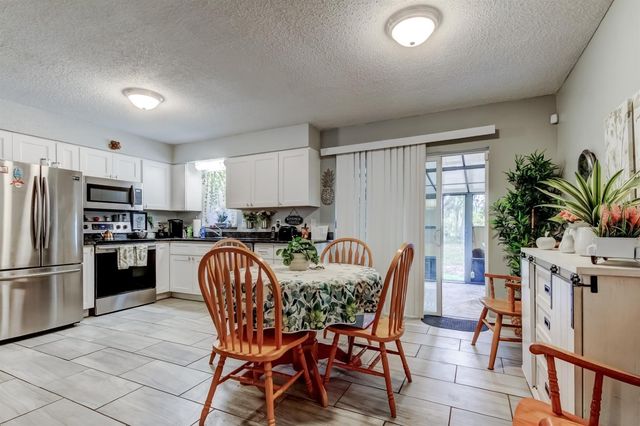 39748 MEADOWOOD LOOP, Zephyrhills, FL 33542