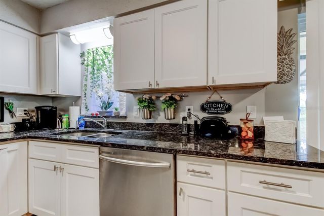 39748 MEADOWOOD LOOP, Zephyrhills, FL 33542