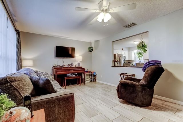 39748 MEADOWOOD LOOP, Zephyrhills, FL 33542