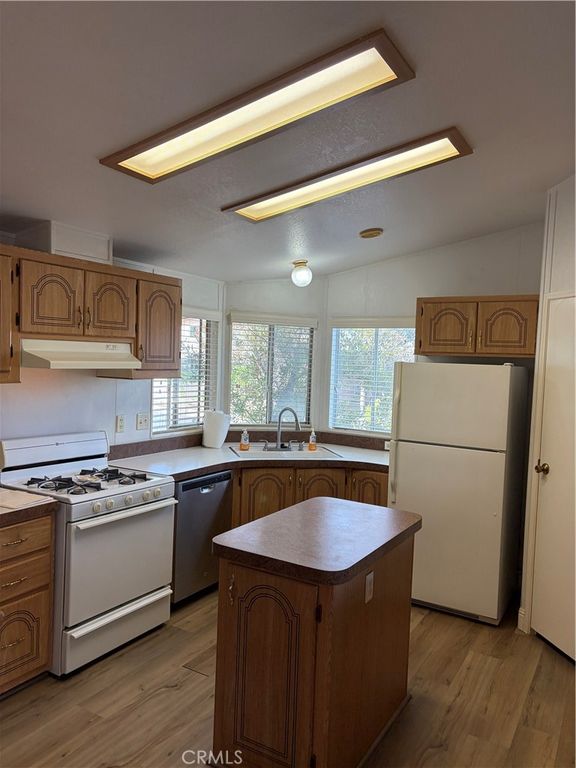 7051 Ellis 10, Huntington Beach, CA 92648