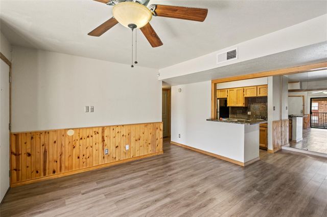 904 University Oaks Boulevard 90, College Station, TX 77840