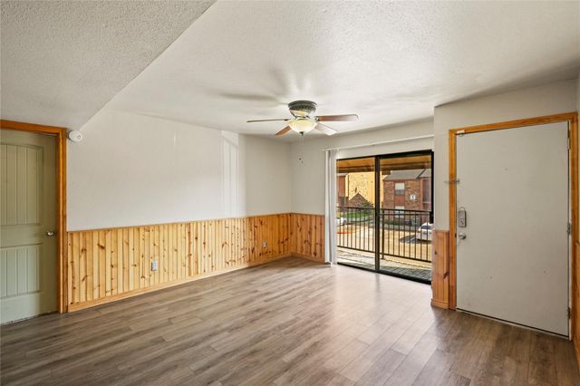 904 University Oaks Boulevard 90, College Station, TX 77840