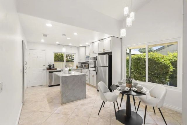 204 Cerco Rosado, San Marcos, CA 92069