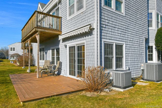 104 Lakebridge Drive N, Kings Park, NY 11754