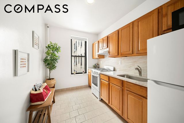 325 Marine Avenue D1O, New York City, NY 11209