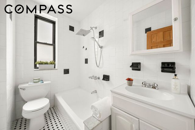 325 Marine Avenue D1O, New York City, NY 11209