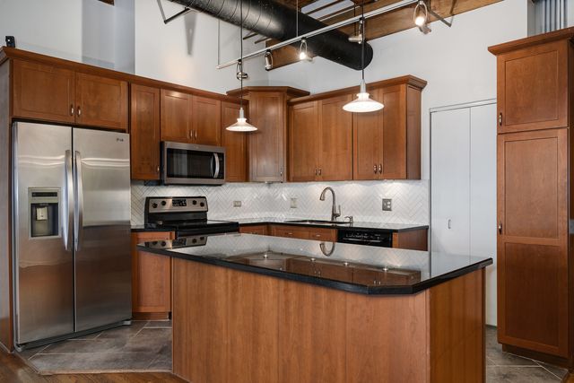 331 S PEORIA Street 405, Chicago, IL 60607