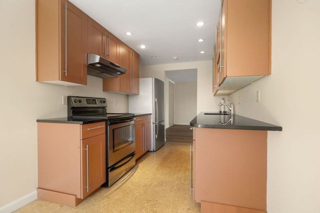 51 Melrose St 5F, Melrose, MA 02176