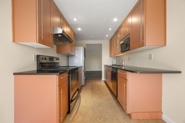 51 Melrose St 5F, Melrose, MA 02176