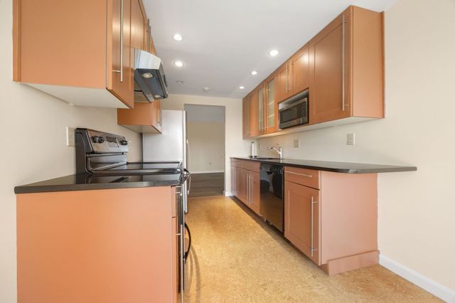 51 Melrose St 5F, Melrose, MA 02176