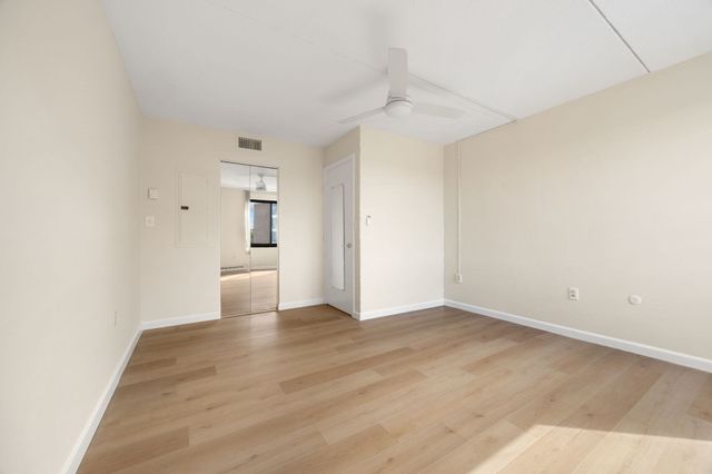 51 Melrose St 5F, Melrose, MA 02176