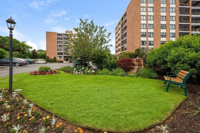 51 Melrose St 5F, Melrose, MA 02176