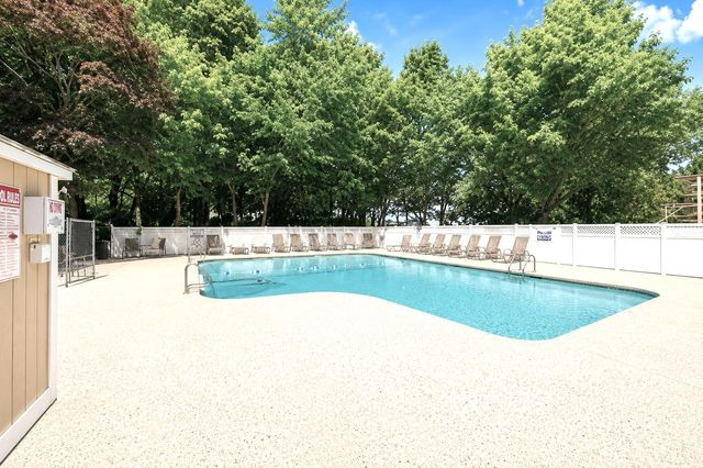 51 Melrose St 5F, Melrose, MA 02176