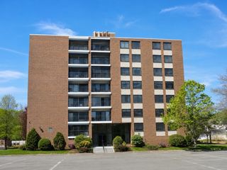51 Melrose St 5F, Melrose, MA 02176
