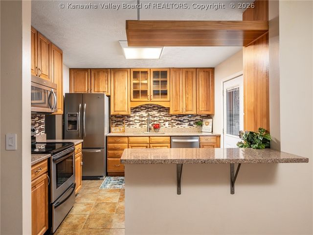 313 Eureka Road, Charleston, WV 25314