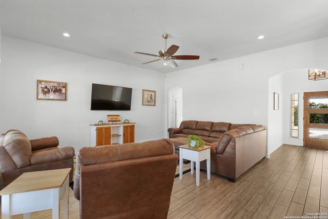 710 Stars And Stripes, Fischer, TX 78623