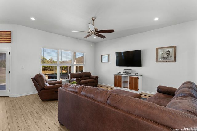 710 Stars And Stripes, Fischer, TX 78623