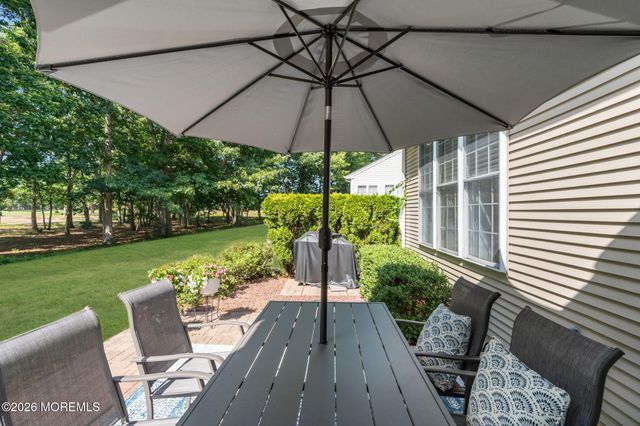 44 Winged Foot Road, Jackson, NJ 08527
