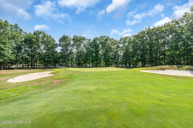44 Winged Foot Road, Jackson, NJ 08527