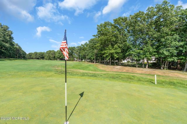 44 Winged Foot Road, Jackson, NJ 08527