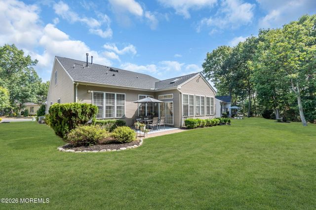 44 Winged Foot Road, Jackson, NJ 08527