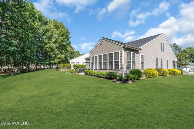 44 Winged Foot Road, Jackson, NJ 08527
