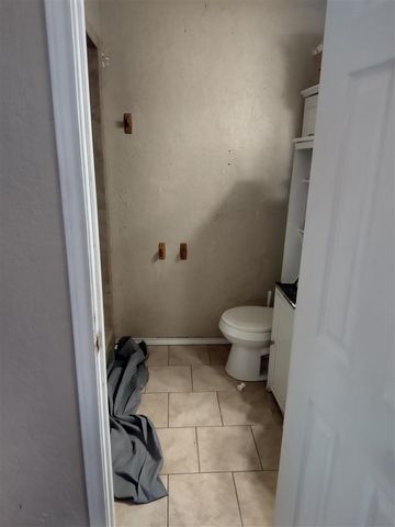 4828 NW Williams Ave, Lawton, OK 73505