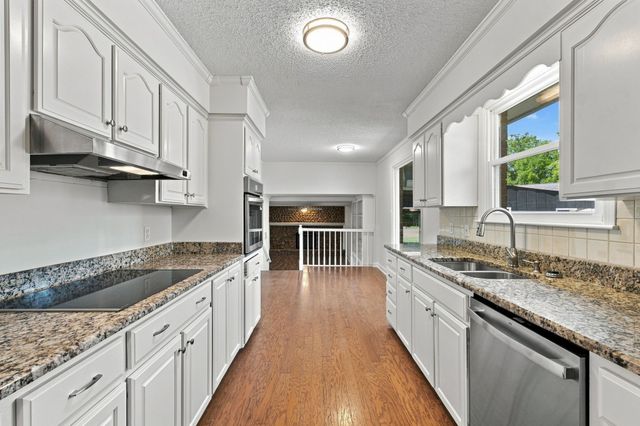 110 Highlander Dr, Hendersonville, TN 37075
