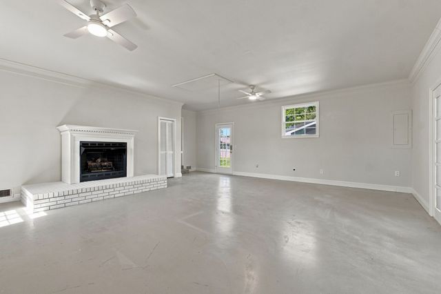 110 Highlander Dr, Hendersonville, TN 37075