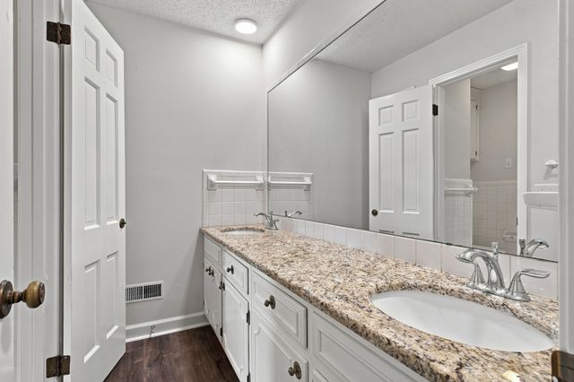 110 Highlander Dr, Hendersonville, TN 37075