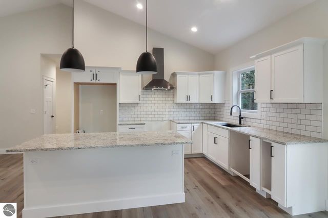 10201 Thiel Road, Traverse City, MI 49685