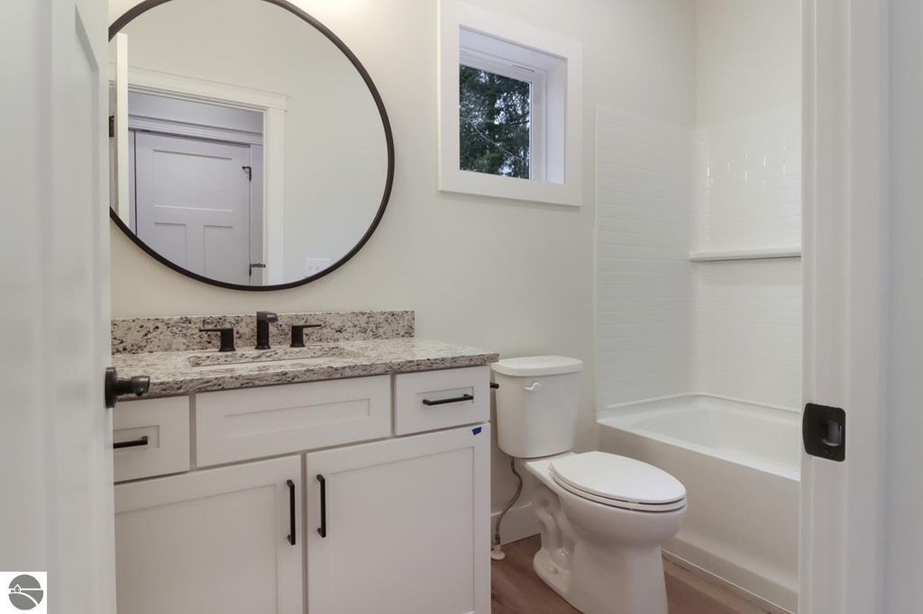 Image 6 of property listing at 10201 Thiel Road, Traverse City, MI 49685