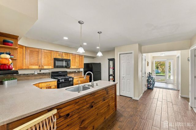 13 Forest Garden Drive, Matawan, NJ 07747