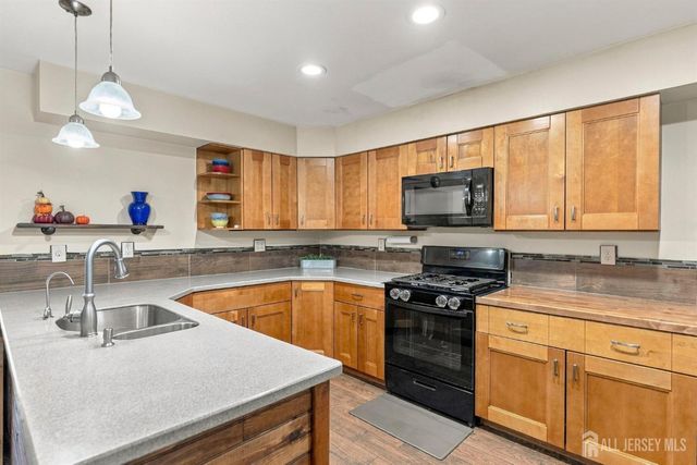 13 Forest Garden Drive, Matawan, NJ 07747