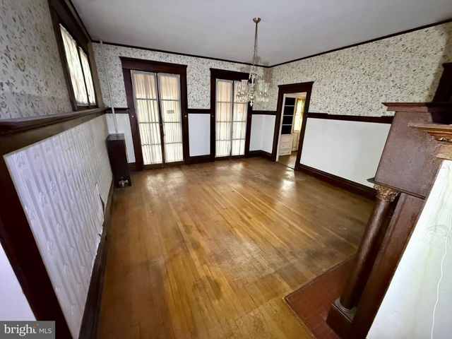 1017 WINCHESTER AVE, Martinsburg, WV 25401