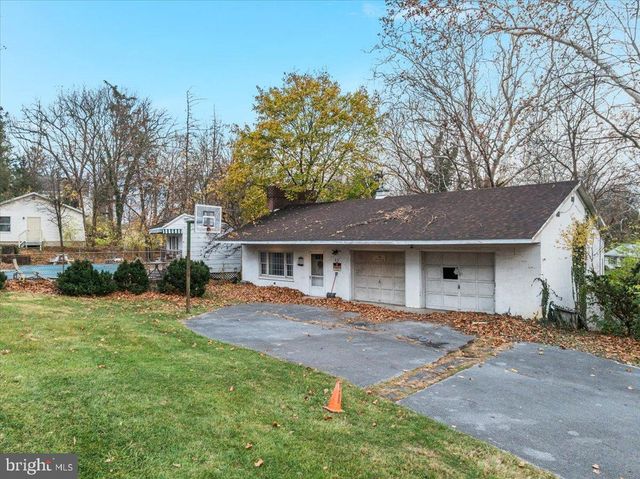 1017 WINCHESTER AVE, Martinsburg, WV 25401