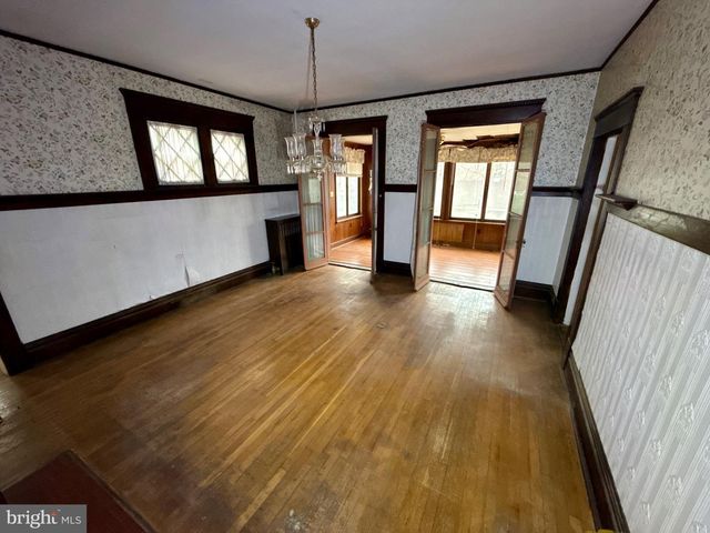 1017 WINCHESTER AVE, Martinsburg, WV 25401