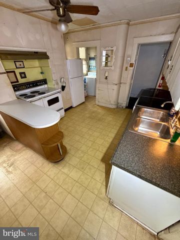 1017 WINCHESTER AVE, Martinsburg, WV 25401