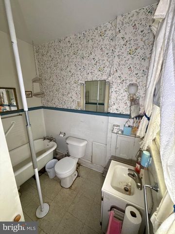 1017 WINCHESTER AVE, Martinsburg, WV 25401