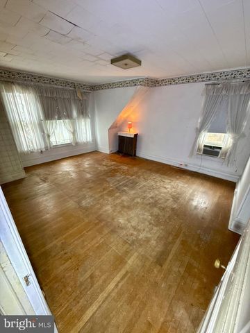 1017 WINCHESTER AVE, Martinsburg, WV 25401