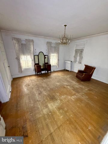 1017 WINCHESTER AVE, Martinsburg, WV 25401