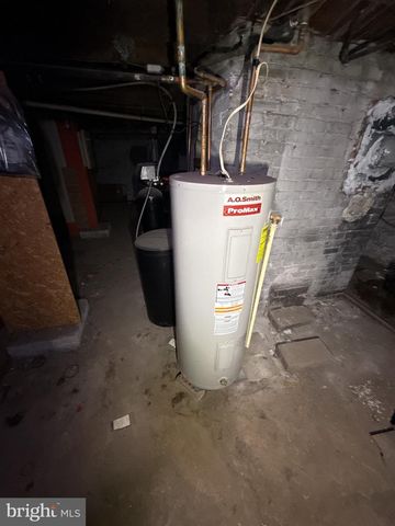 1017 WINCHESTER AVE, Martinsburg, WV 25401