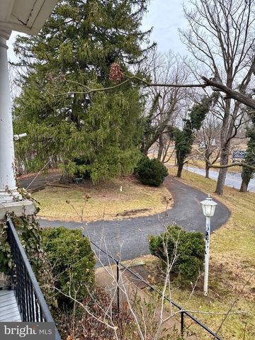 1017 WINCHESTER AVE, Martinsburg, WV 25401